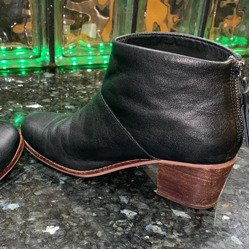 Toms Leila Black Ankle Booties with Brown Heel Size 7 - Picture 7 of 10